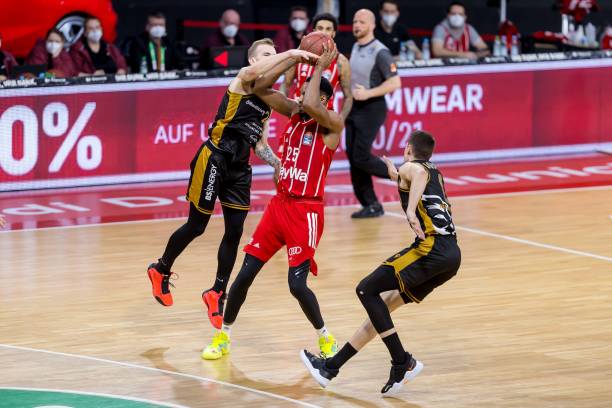 以及切赫在 以及切赫在